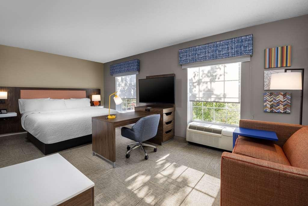 Hampton Inn & Suites State College At Williamsburg Square Стая снимка