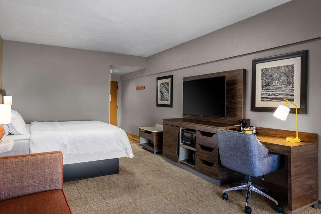 Hampton Inn & Suites State College At Williamsburg Square Стая снимка