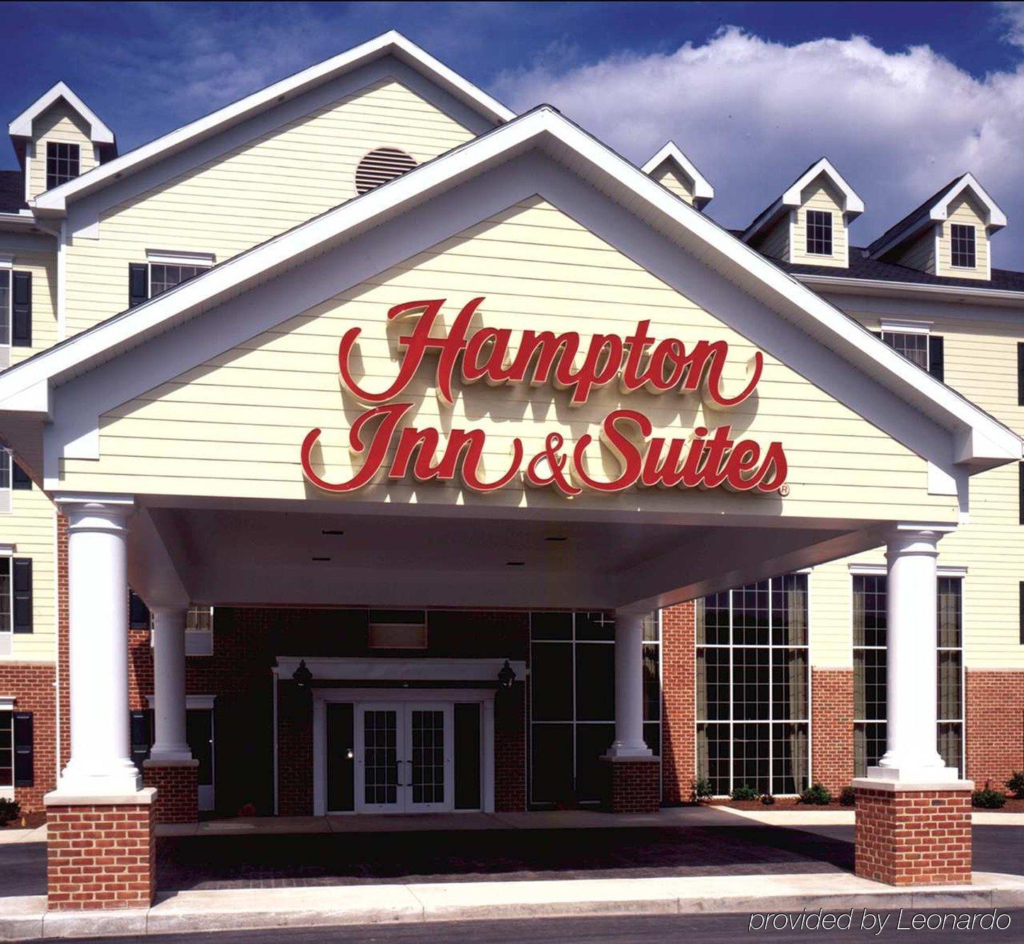 Hampton Inn & Suites State College At Williamsburg Square Екстериор снимка